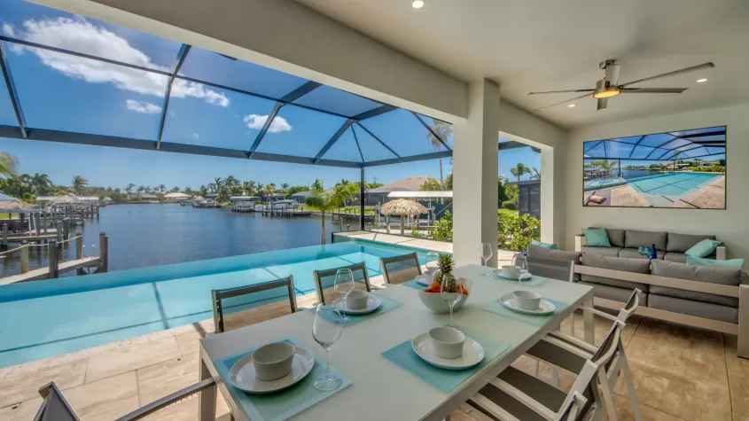 CoralVilla - Luxury Villas & Boats